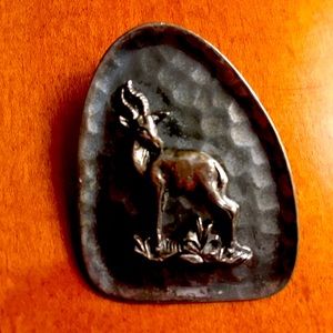 Vintage Simba deer Brooch with free earrings wow!